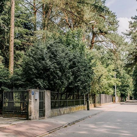 Apartel Piaseczno Пясечно Экстерьер фото